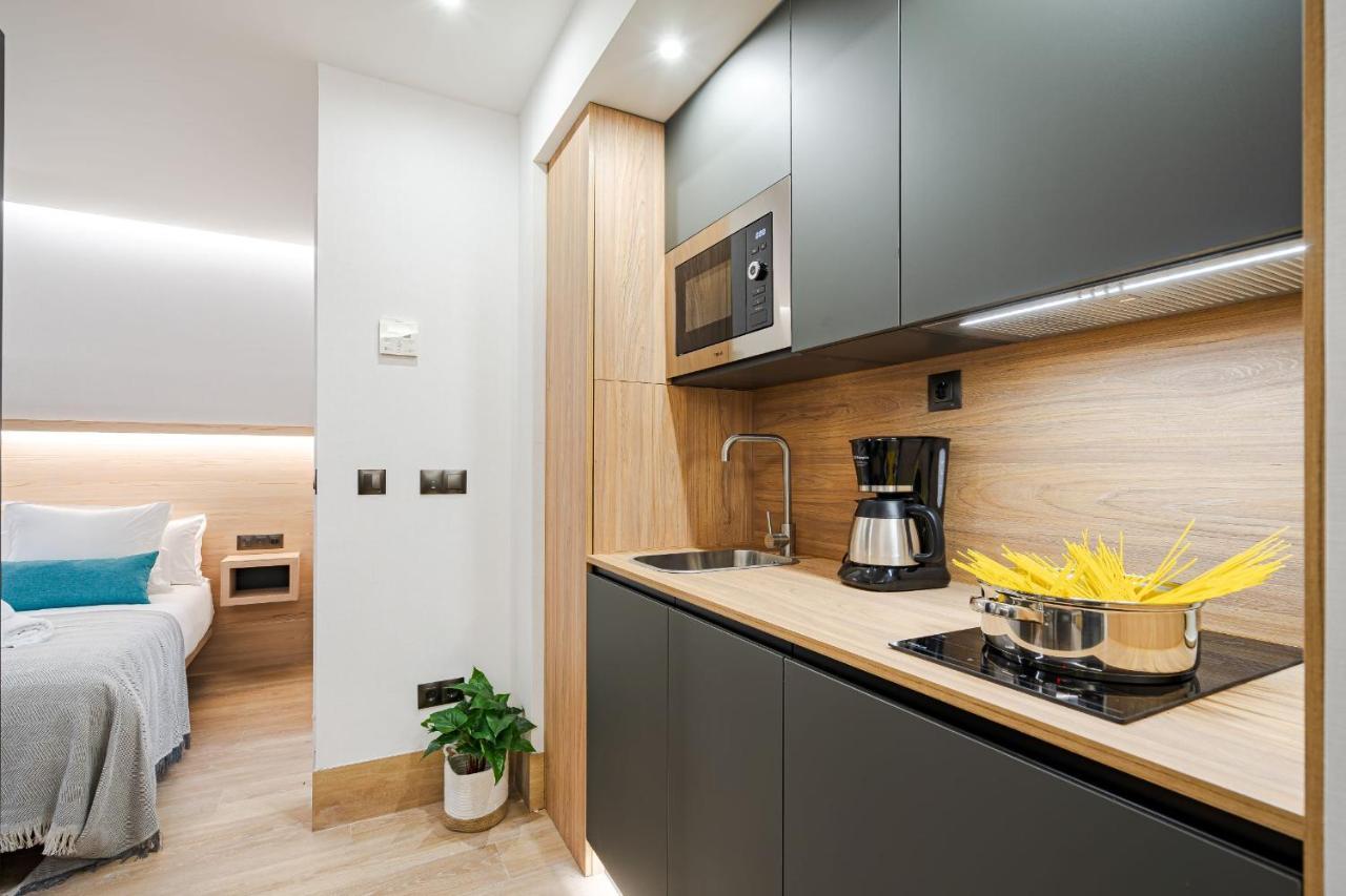 Feelathome Ventas Suites Madrid Ngoại thất bức ảnh