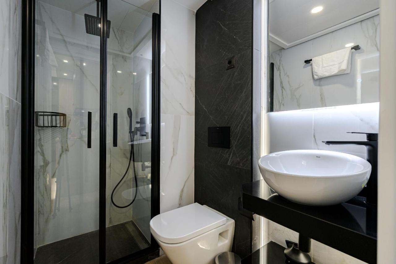 Feelathome Ventas Suites Madrid Ngoại thất bức ảnh